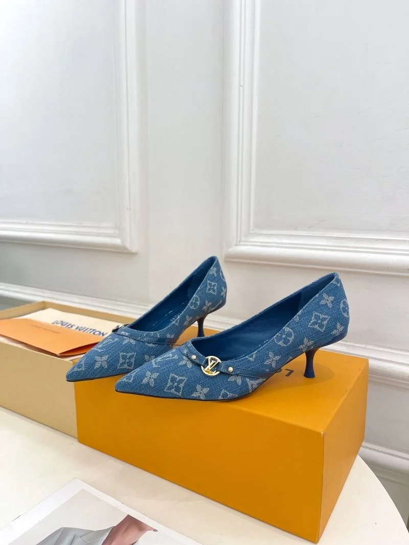 Snug Louis Vuitton Heeled Shoes 32368