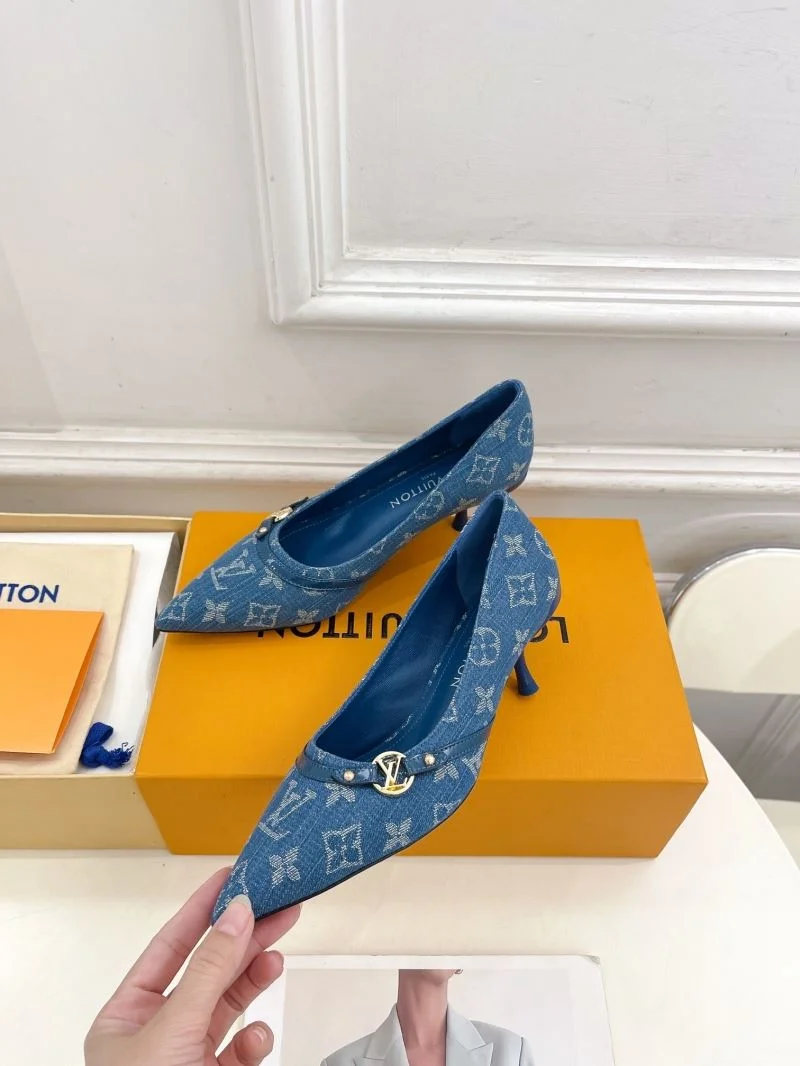 Snug Louis Vuitton Heeled Shoes 32368