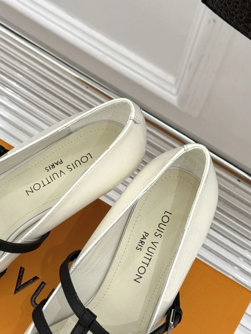 Louis Vuitton Heeled Shoes Durable 32346