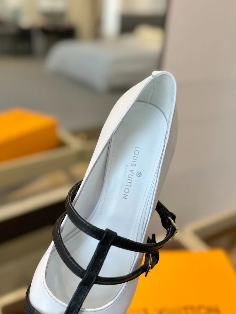 Sophisticated Louis Vuitton Heeled Shoes 31988