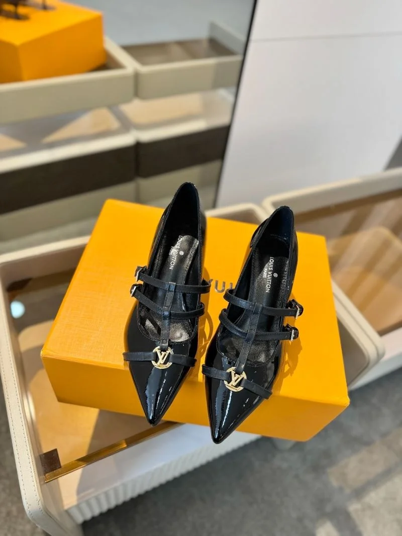 MoistureWicking Louis Vuitton Heeled Shoes 31979