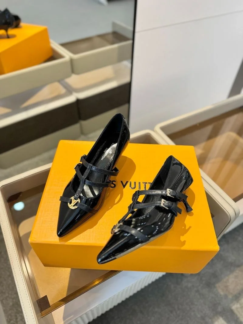 MoistureWicking Louis Vuitton Heeled Shoes 31979