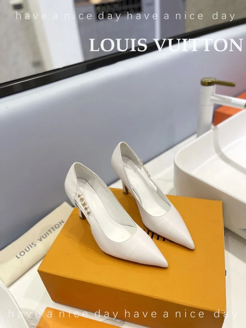 EasyMatch Louis Vuitton Heeled Shoes 31972