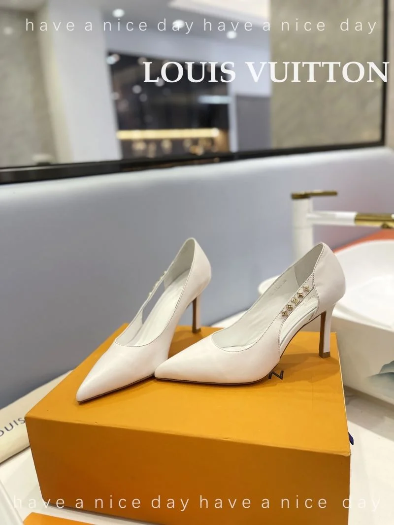 EasyMatch Louis Vuitton Heeled Shoes 31972