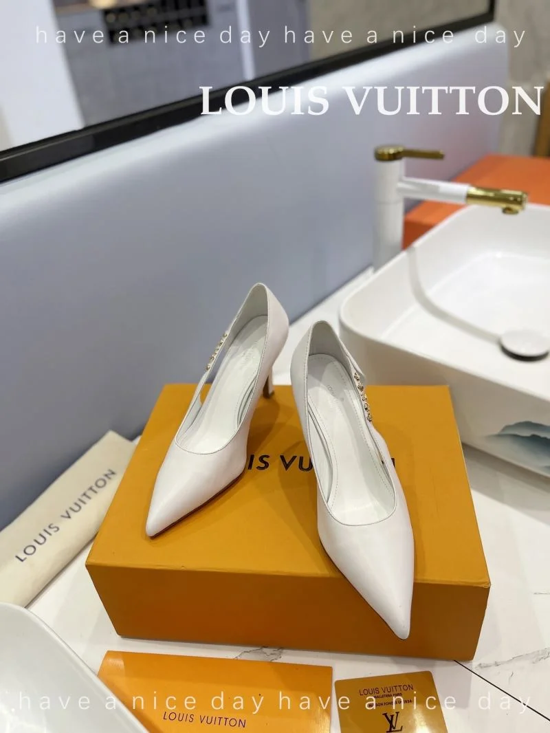 EasyMatch Louis Vuitton Heeled Shoes 31972