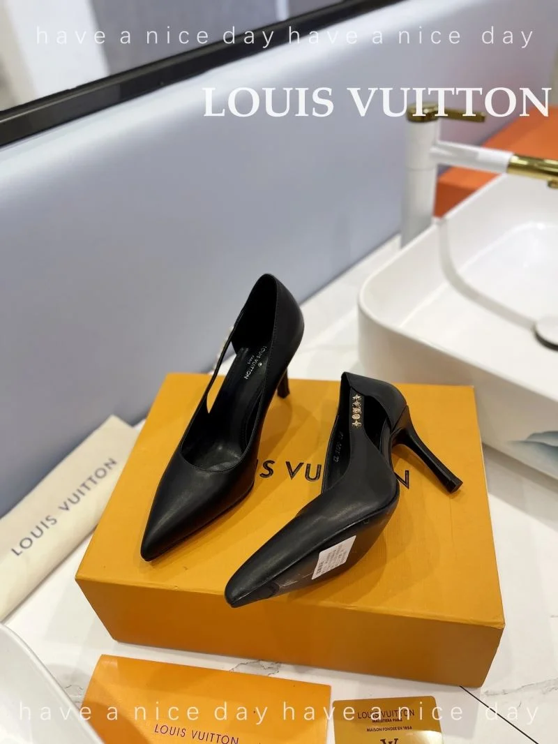 Bright Louis Vuitton Heeled Shoes 31976