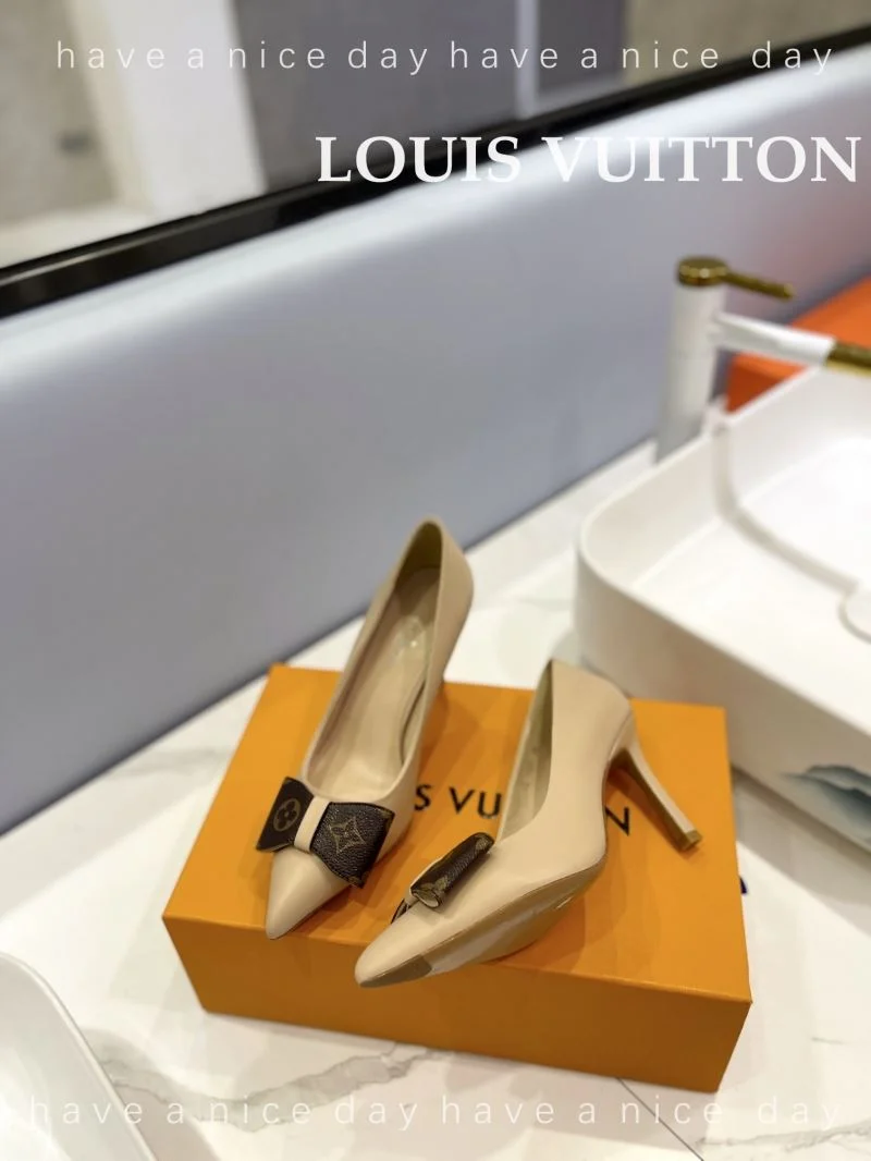 TopPick Louis Vuitton Heeled Shoes 31974