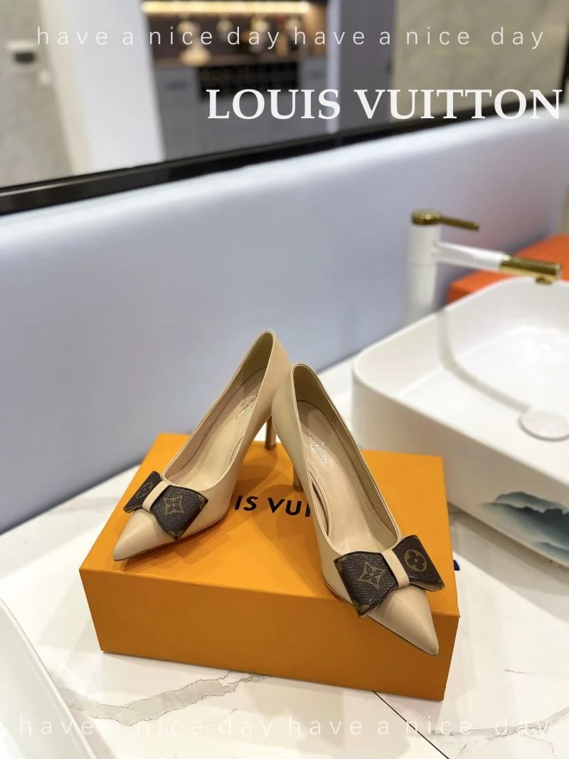 TopPick Louis Vuitton Heeled Shoes 31974