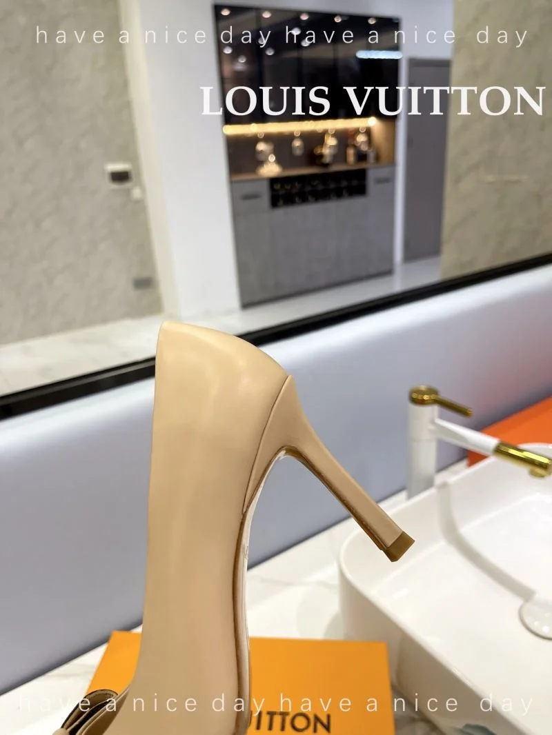 TopPick Louis Vuitton Heeled Shoes 31974