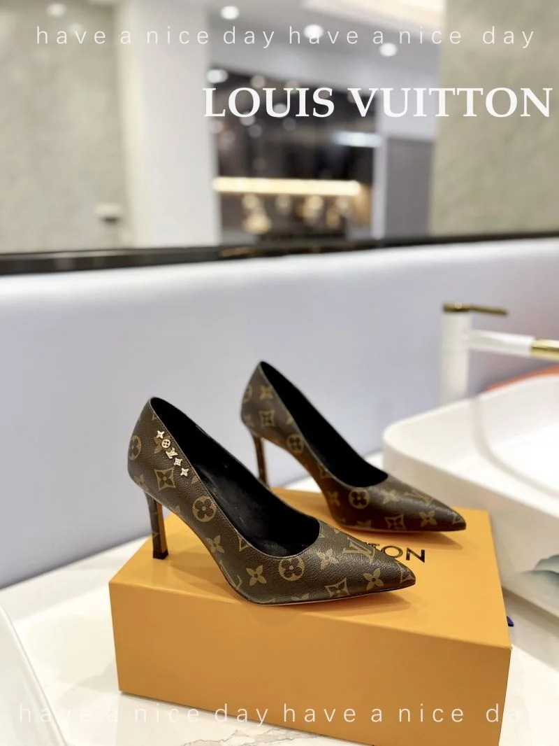 Louis Vuitton Heeled Shoes Durable 31968