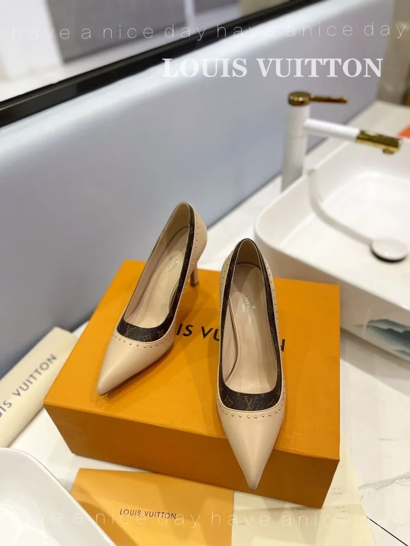Louis Vuitton Heeled Shoes Breathable 31964