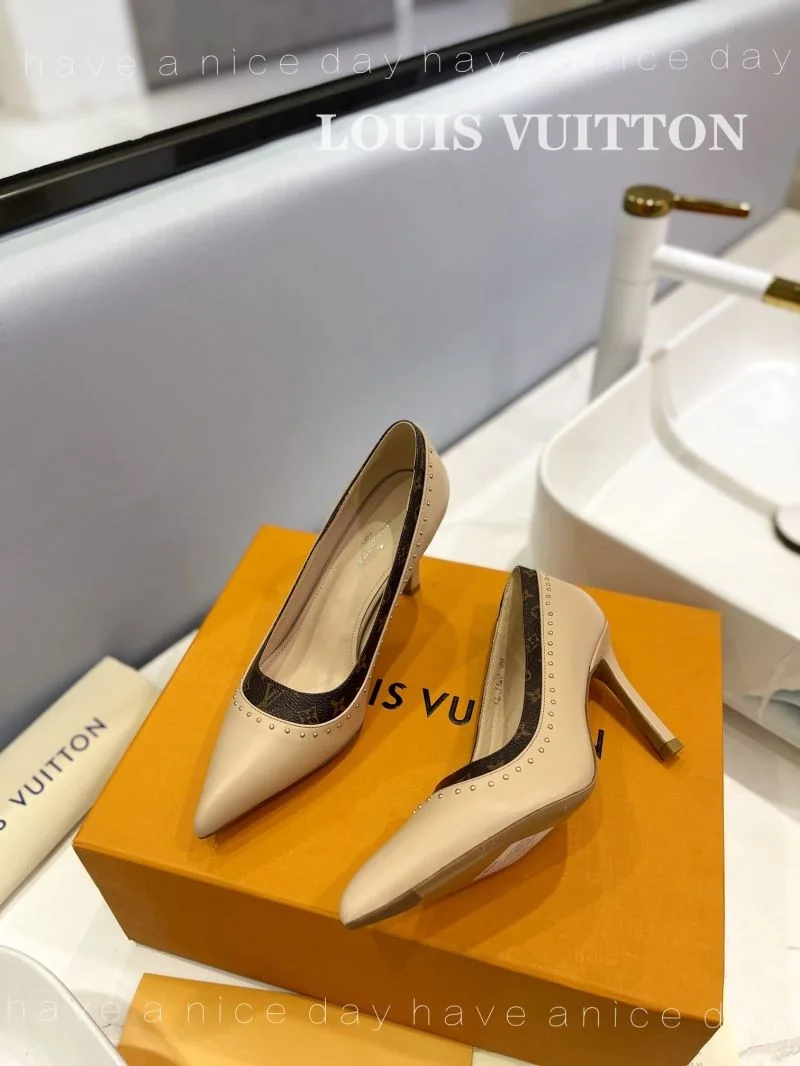 Louis Vuitton Heeled Shoes Breathable 31964
