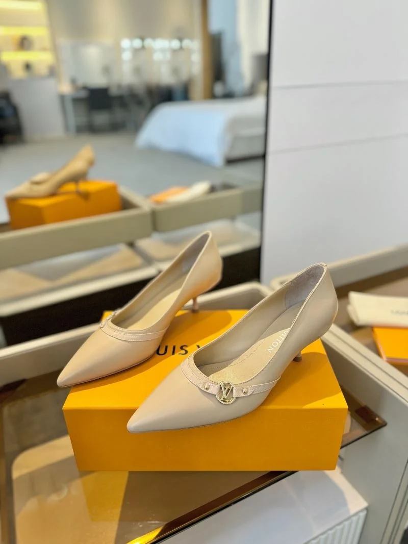 ComfortFit Louis Vuitton Heeled Shoes 31943