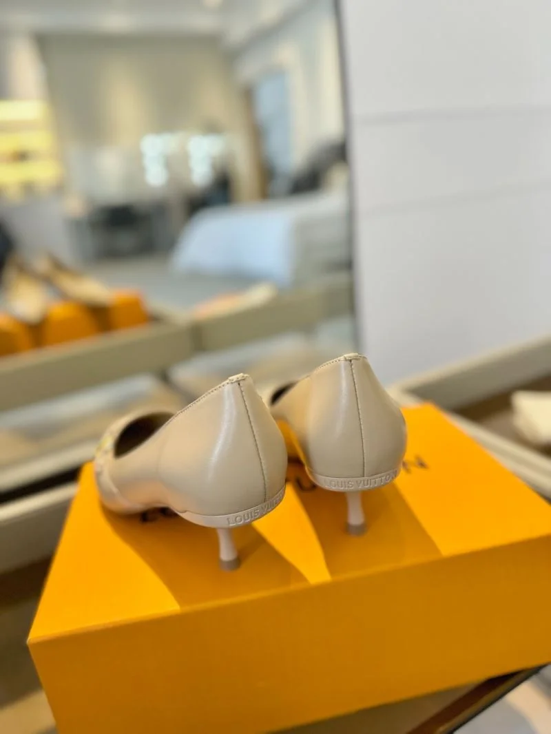 ComfortFit Louis Vuitton Heeled Shoes 31943