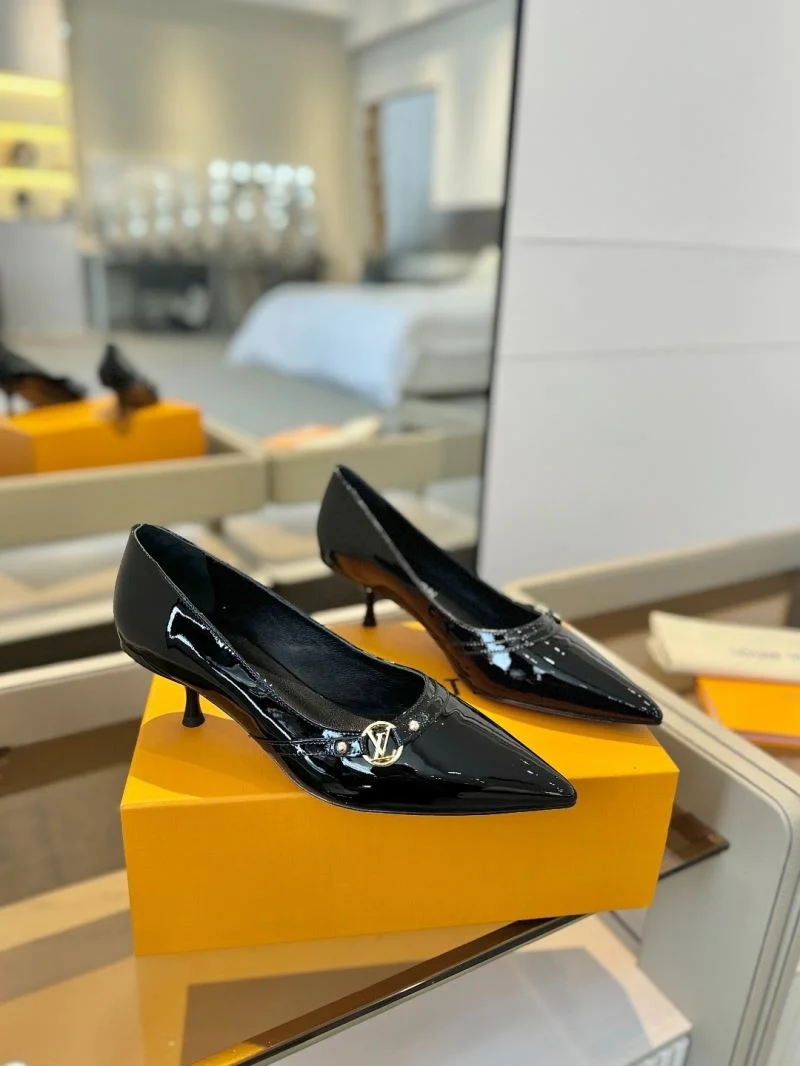 WaterResistant Louis Vuitton Heeled Shoes 31952