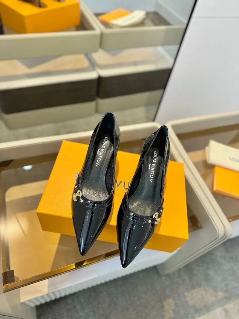WaterResistant Louis Vuitton Heeled Shoes 31952