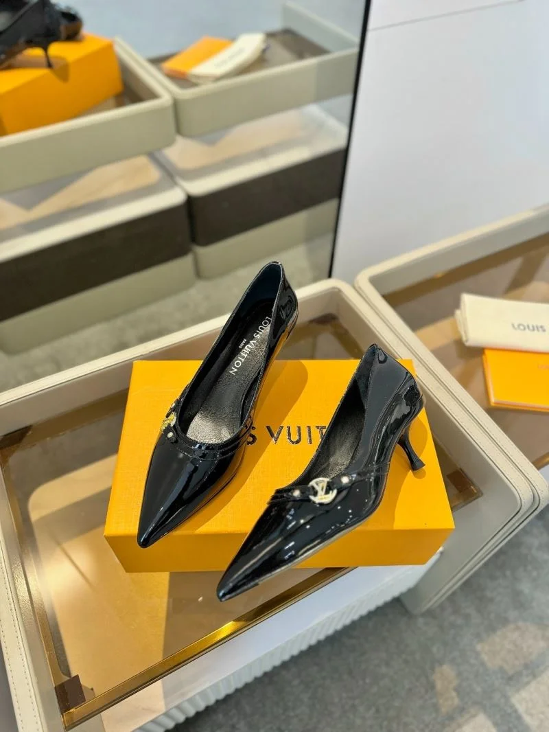 WaterResistant Louis Vuitton Heeled Shoes 31952