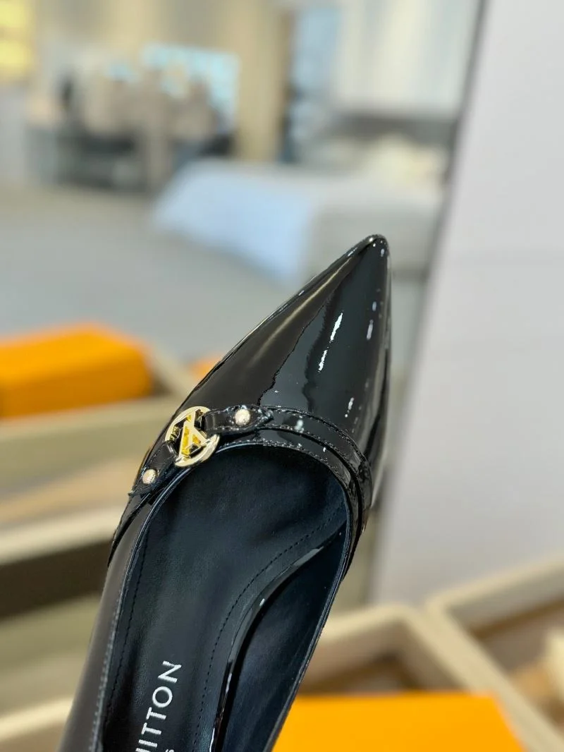 WaterResistant Louis Vuitton Heeled Shoes 31952