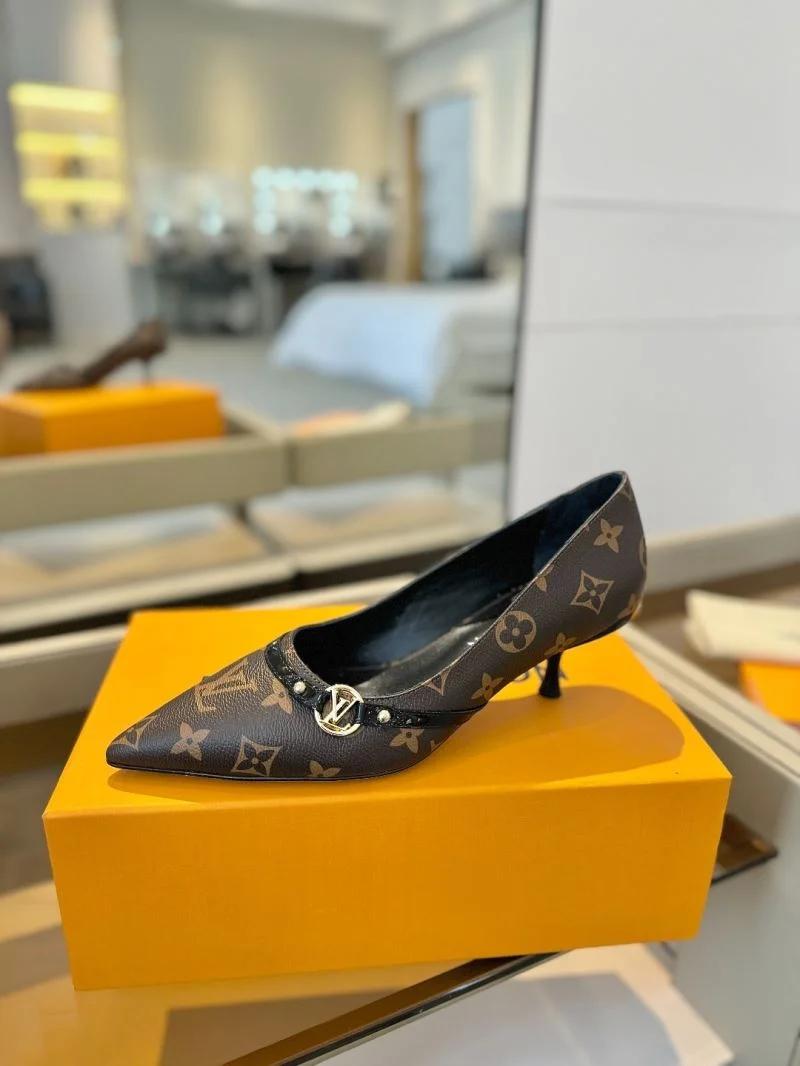 ModernLook Louis Vuitton Heeled Shoes 31948