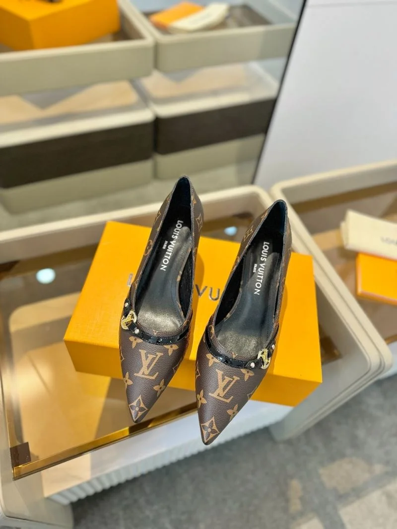 ModernLook Louis Vuitton Heeled Shoes 31948