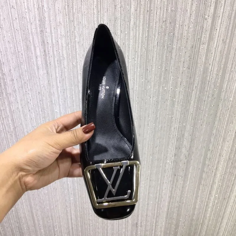ComfortFit Louis Vuitton Heeled Shoes 31259