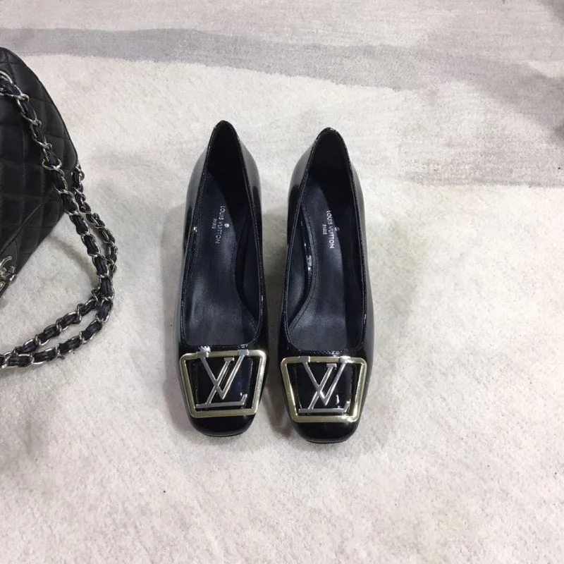 ComfortFit Louis Vuitton Heeled Shoes 31259