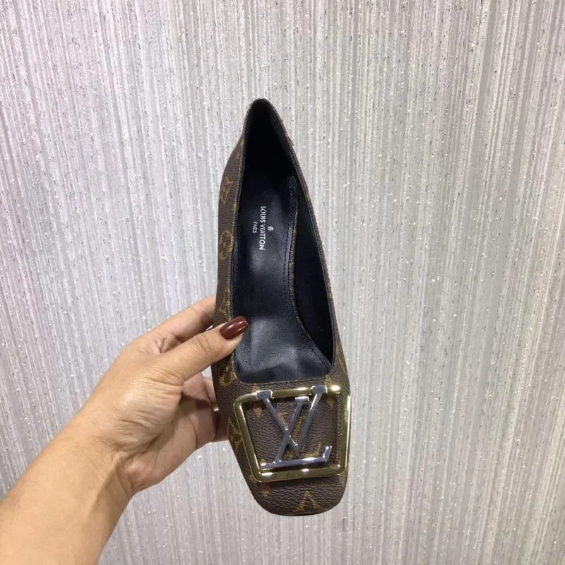 WrinkleFree Louis Vuitton Heeled Shoes 31256