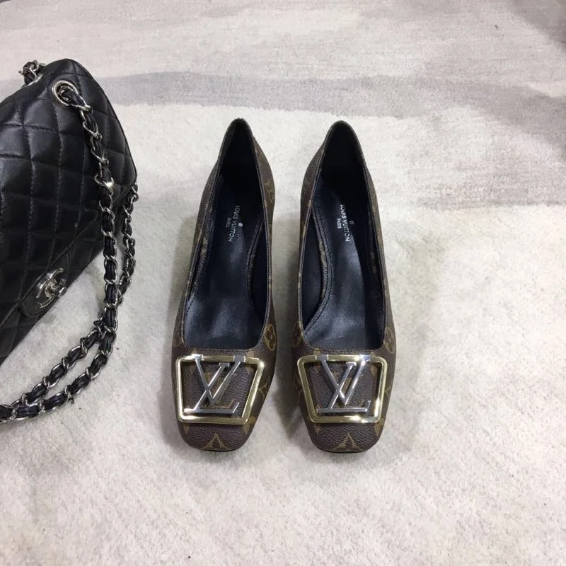 WrinkleFree Louis Vuitton Heeled Shoes 31256