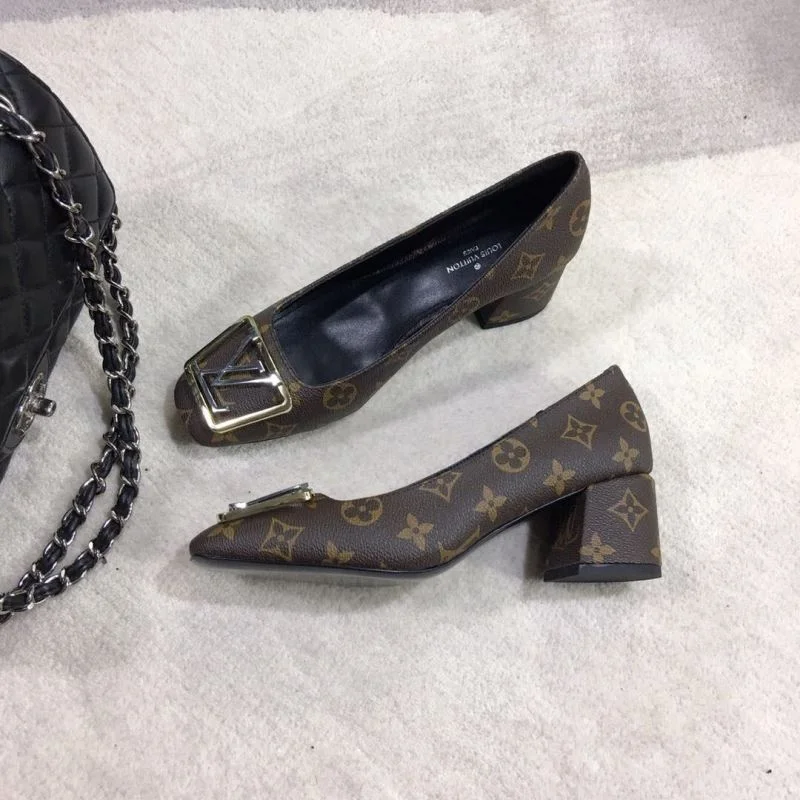 WrinkleFree Louis Vuitton Heeled Shoes 31256