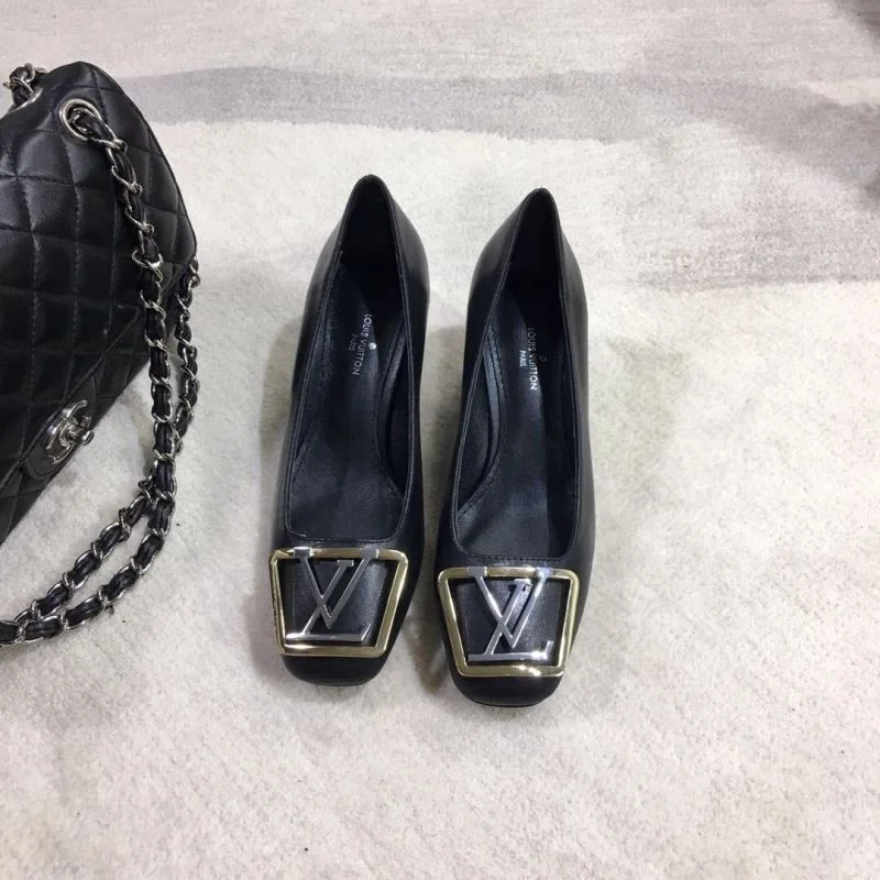 Louis Vuitton Heeled Shoes Chic 31243