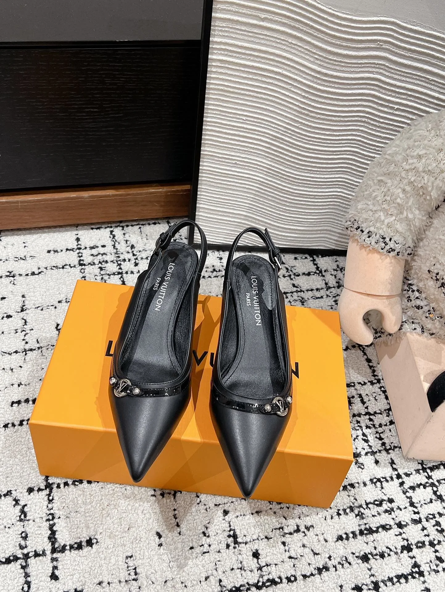 Louis Vuitton Heeled Shoes Modern 31232
