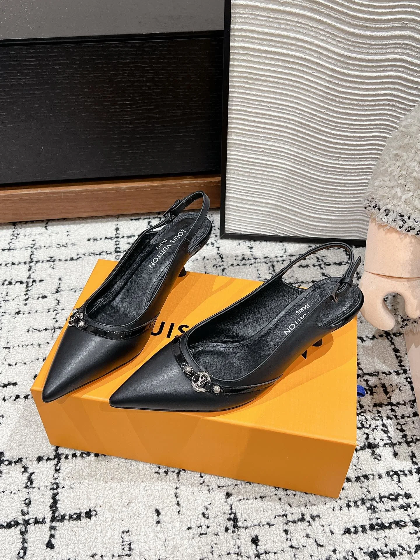 Louis Vuitton Heeled Shoes Modern 31232