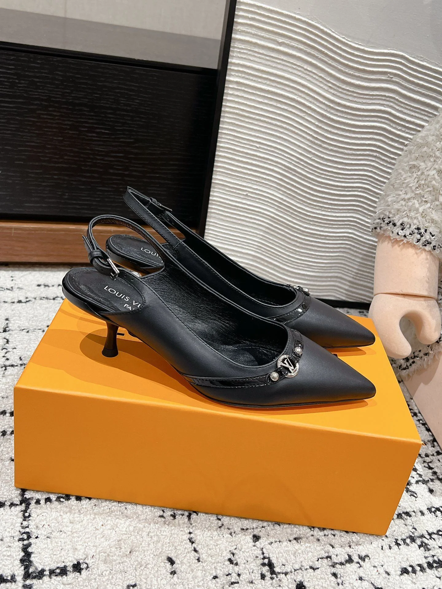 Louis Vuitton Heeled Shoes Modern 31232