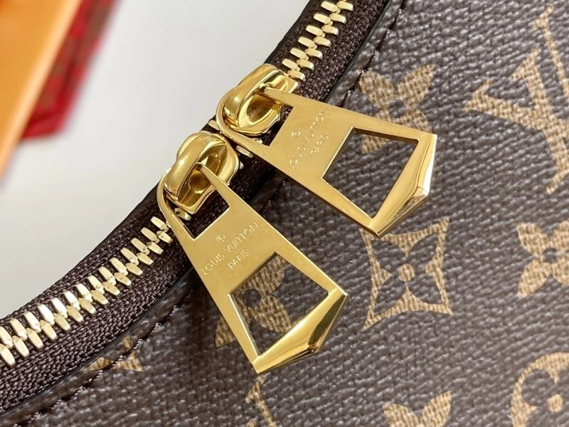 Louis Vuitton Hobo Bags Fashionable 94359