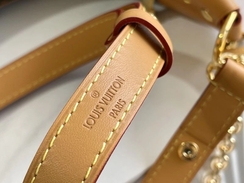 Louis Vuitton Hobo Bags Effortless 94390