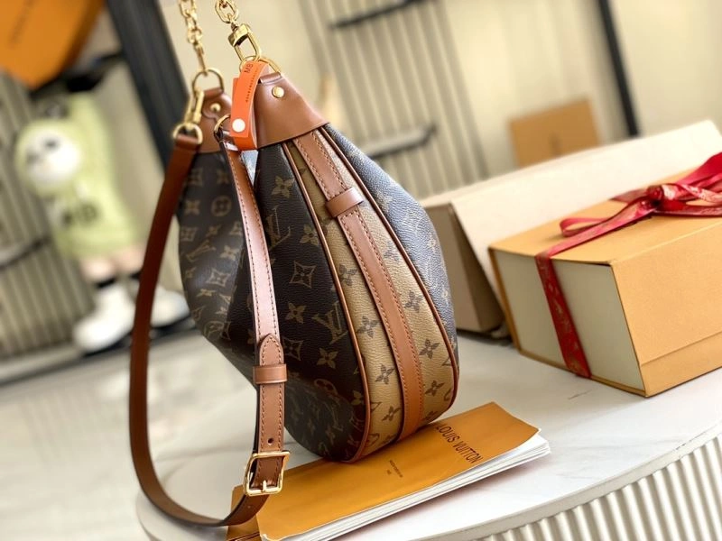 Louis Vuitton Hobo Bags Contemporary 94051