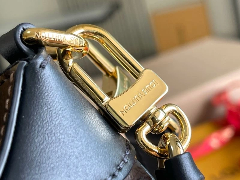 Louis Vuitton Hobo Bags Flexible 93943