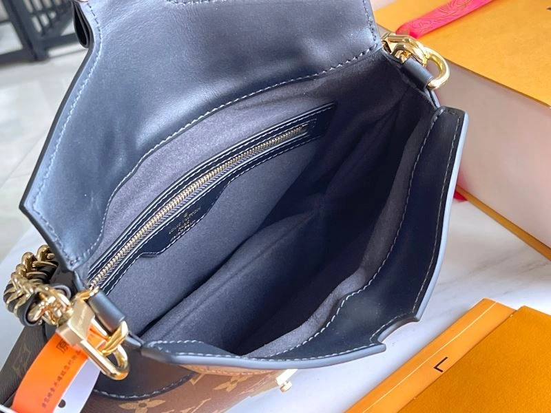 Louis Vuitton Hobo Bags Flexible 93943
