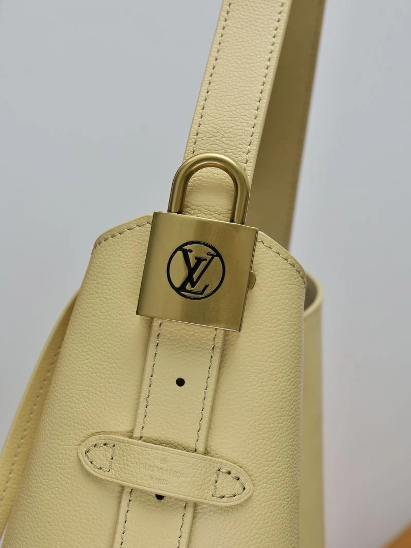 Functional Louis Vuitton Hobo Bags 93800