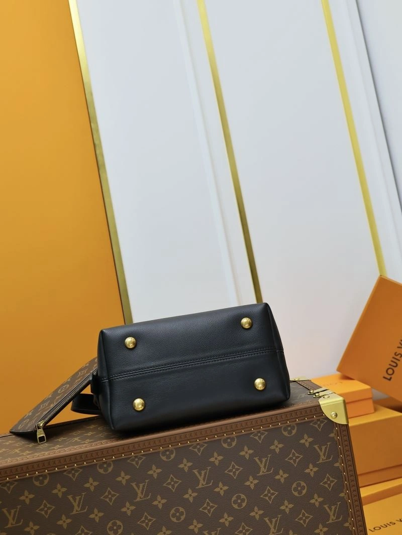 Louis Vuitton Hobo Bags Unisex 93821