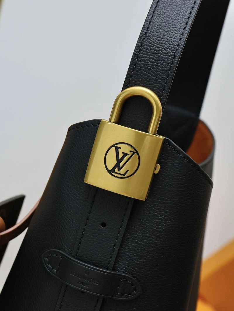 Louis Vuitton Hobo Bags Unisex 93821