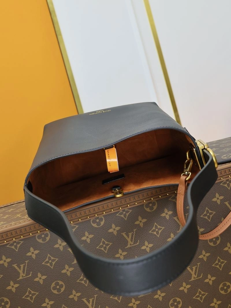 Louis Vuitton Hobo Bags Unisex 93821