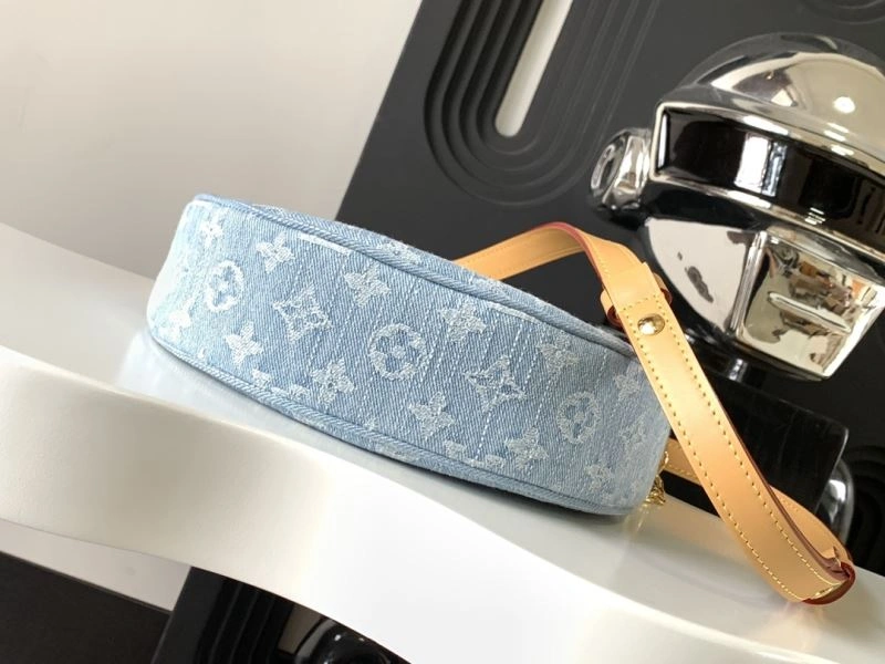 WeatherProof Louis Vuitton Hobo Bags 93825