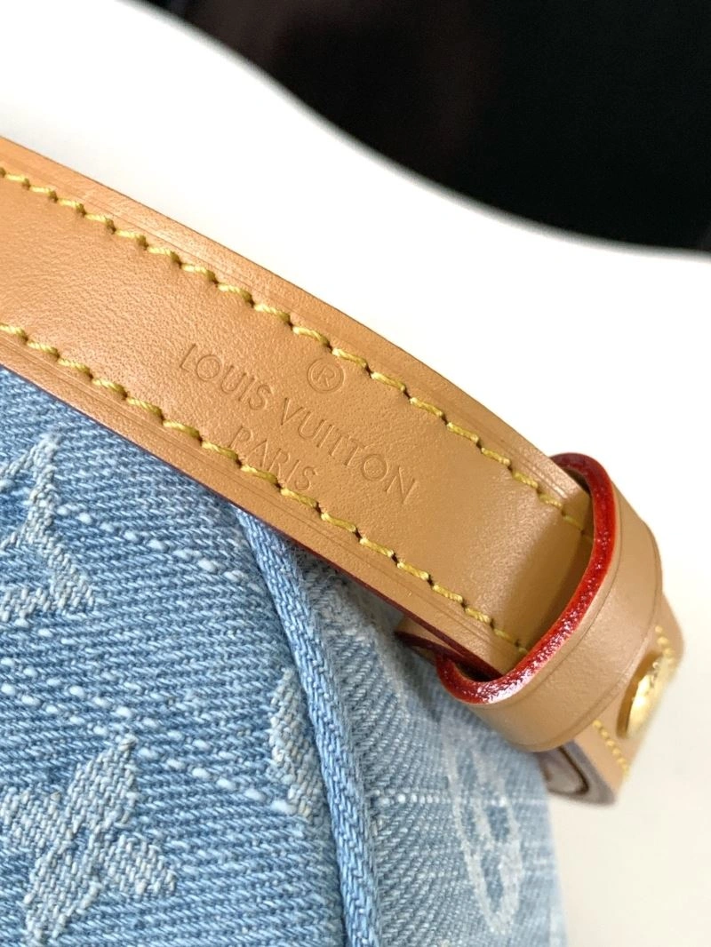 WeatherProof Louis Vuitton Hobo Bags 93825