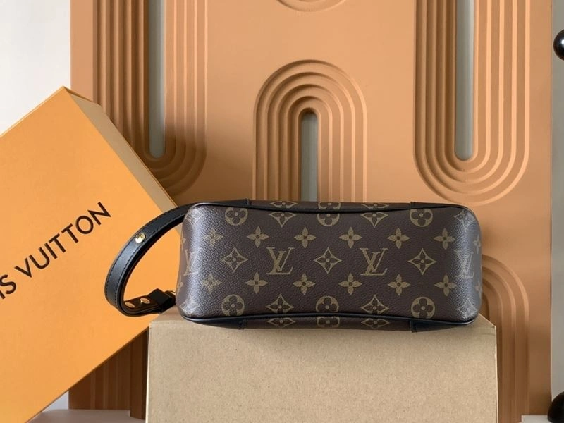 ZipUp Louis Vuitton Hobo Bags 93591