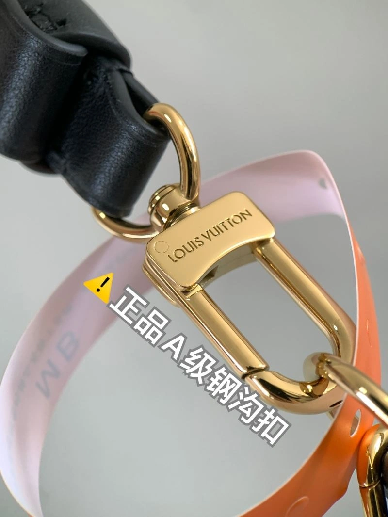 ZipUp Louis Vuitton Hobo Bags 93591