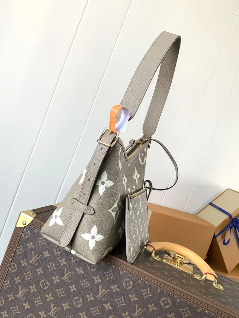 Resilient Louis Vuitton Hobo Bags 43367