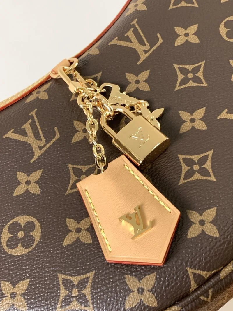 Louis Vuitton Hobo Bags UrbanChic 42874