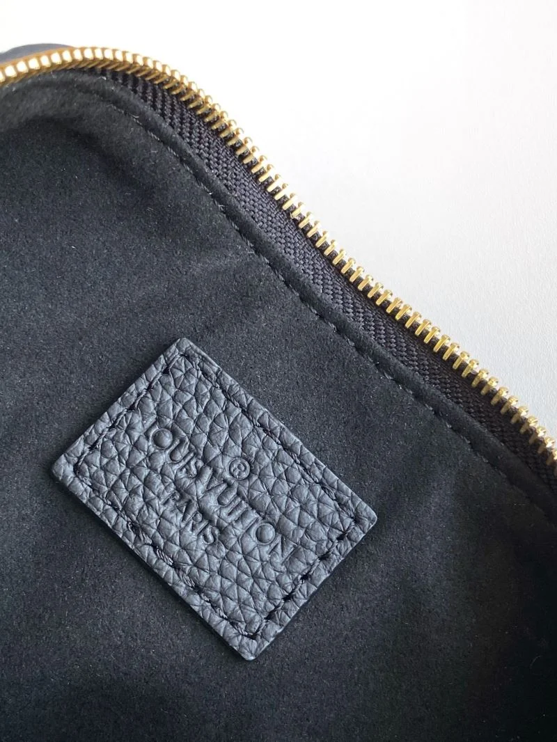Louis Vuitton Hobo Bags TechFriendly 42918