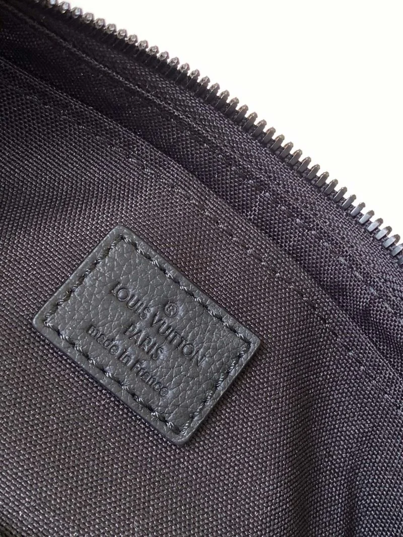 Louis Vuitton Hobo Bags TechFriendly 42864
